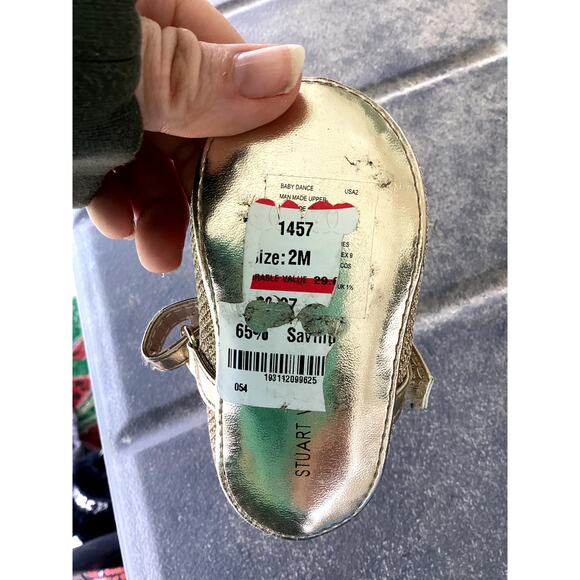 Stuart Weitzman Infant Girls Baby 2 Shoes Metallic Gold Size 2M - Picture 3 of 3